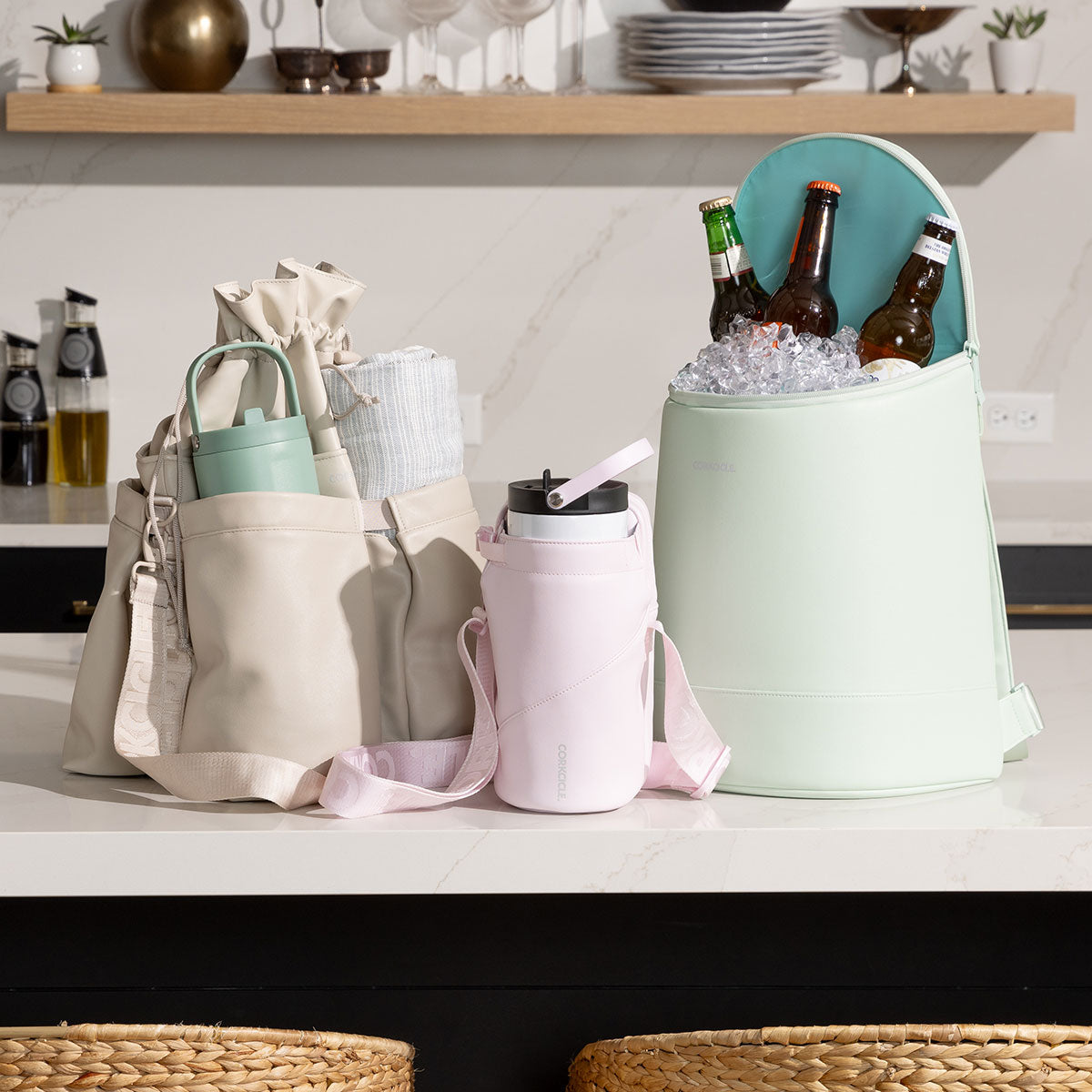 beverage-bucket-bag-u2 6c4793ad3b8e--group-lifestyle1.jpg