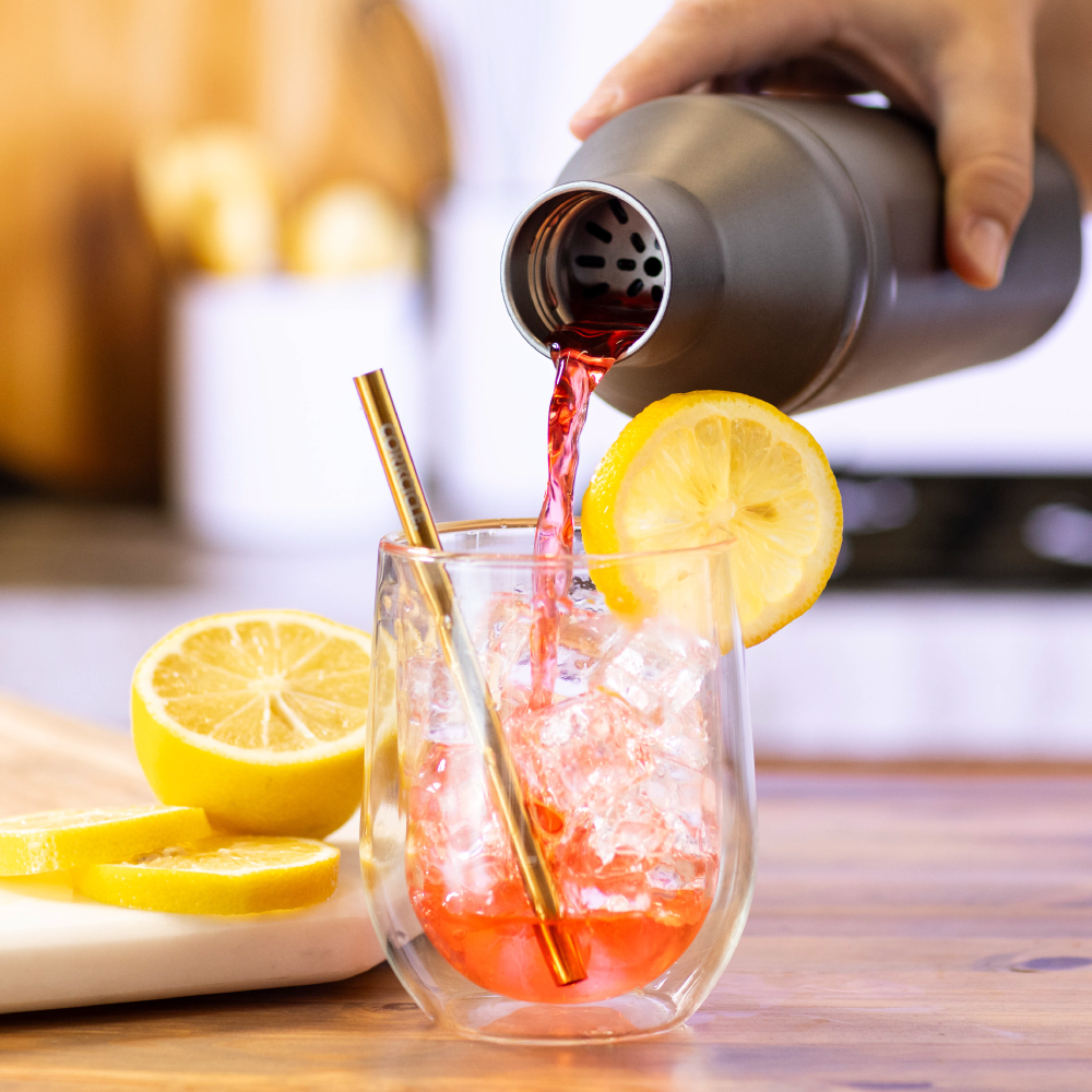 cocktail-shaker-lid-y2 Cocktail_Shaker_lifestyle_1_0f873eef-26b9-477a-b301-4dde25c00201.png