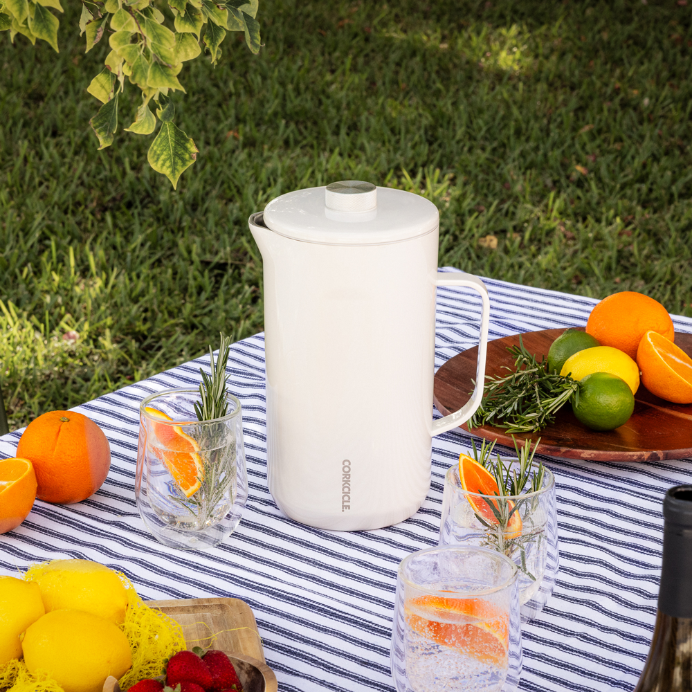 pitcher-t4 OatmilkPitcher_Lifestyle.png